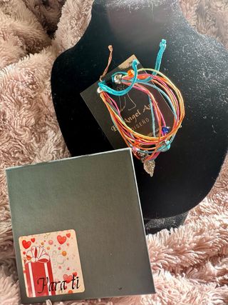 Pulsera Multicolor Hilos con Dijes