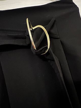 Pantaloni neri eleganti con cintura