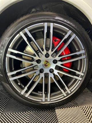 Porsche Cayenne GTS Exclusive