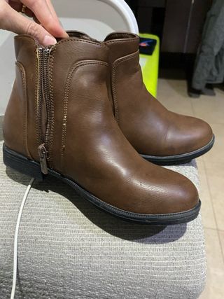 Botines marrones niña