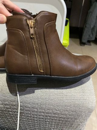 Botines marrones niña