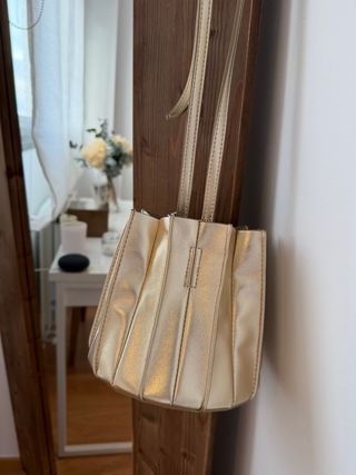 Bolso bandolera Cortefiel dorado