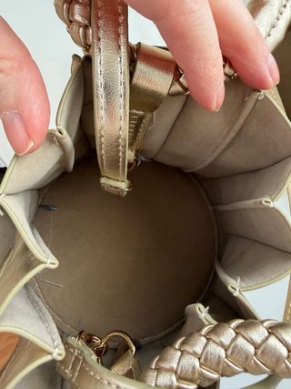 Bolso bandolera Cortefiel dorado