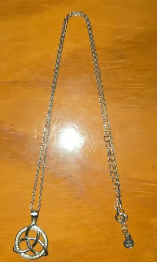 Collar Trébol Celta con Circonitas