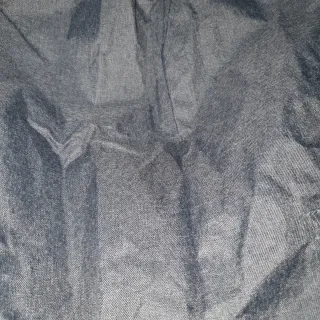 Bolsa protectora para ropa gris