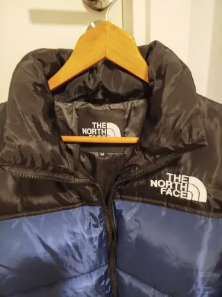 The North Face Plumas Azul y Negro