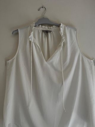 Blusa H&M Volantes Lazada Crudo Talla XL