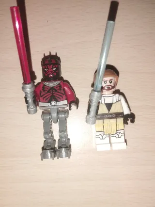 Darth Maul robótico y Obi-Wan Kenobi compatible