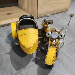 Auto e moto d'epoca decorative verde e giallo