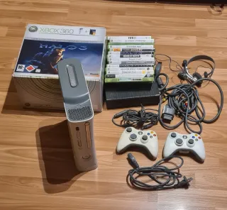 Xbox 360 Blanca + 15 Videojuegos + 2 Mandos