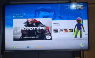 Xbox 360 Blanca + 15 Videojuegos + 2 Mandos