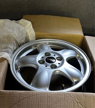 Llanta Mini de aleación plateada