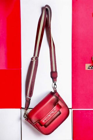 Bolso bandolera Valentino cuero rojo · Como nuevo