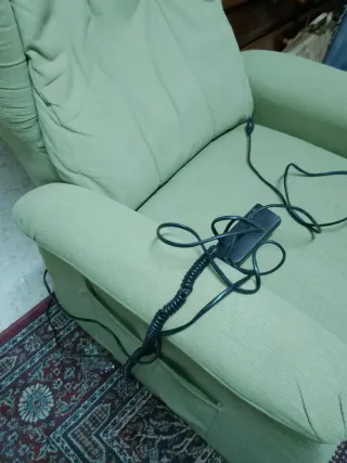 Divano in tessuto verde