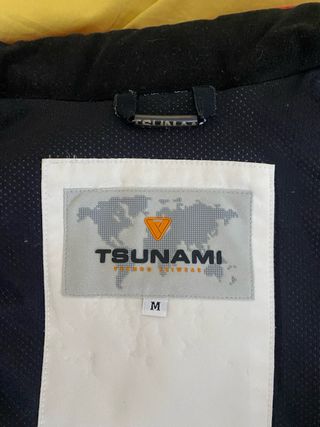 Chaqueta de nieve Tsunami roja y blanca