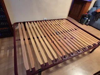 Somier 1,50x1,90 con patas. Regulación lumbar.