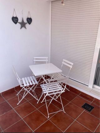 Tavolo e 4 sedie pieghevoli per terrazzo in metallo bianco