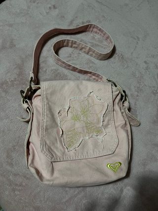 Bolso Roxy rosa con flor bordada