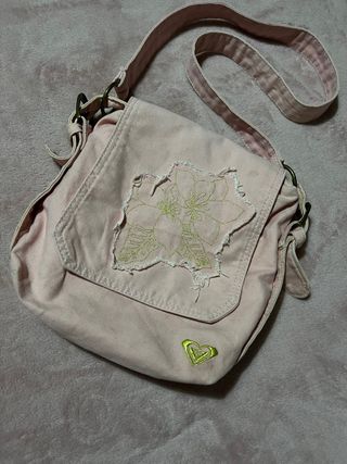 Bolso Roxy rosa con flor bordada