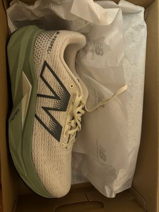 New Balance Propel Zapatillas Beige/Verde