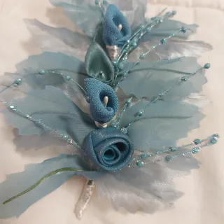 Tocado invitada boda azul y verde