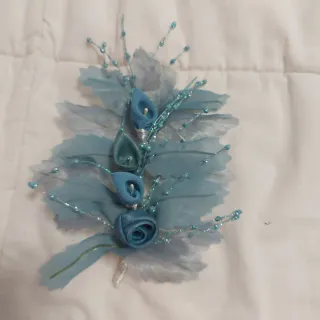 Tocado invitada boda azul y verde