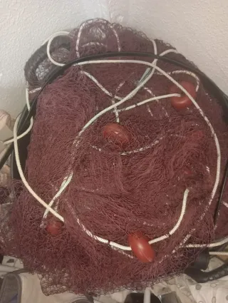 Red de pesca larga con flotadores