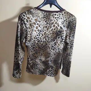 Blusa TAFFETA estampado animal print Talla M