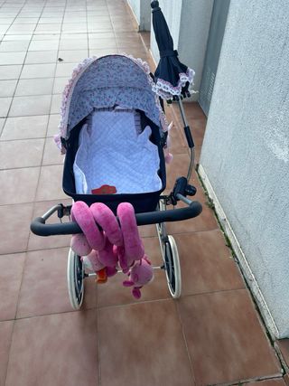 Carrito de muñecas clásico