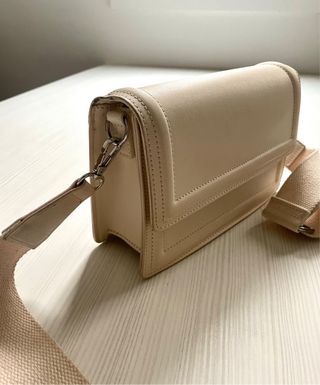 Bolso bandolera Stradivarius nude