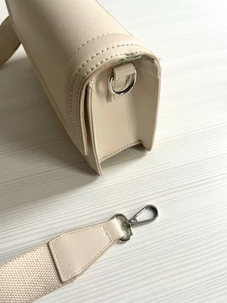 Bolso bandolera Stradivarius nude