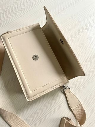 Bolso bandolera Stradivarius nude