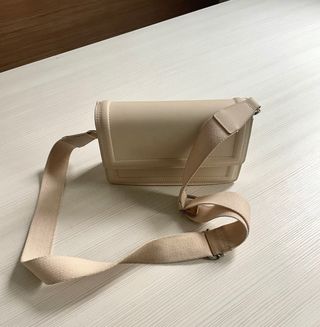 Bolso bandolera Stradivarius nude