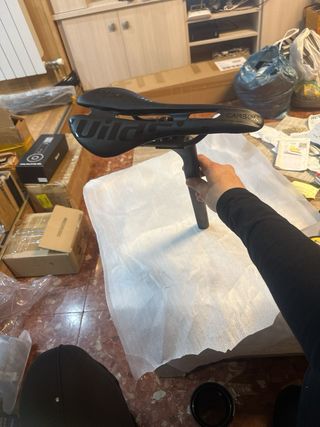 Sillín de bicicleta de carbono