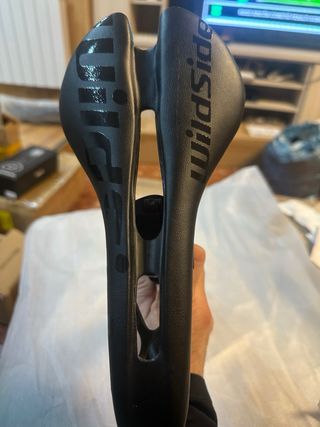 Sillín de bicicleta de carbono