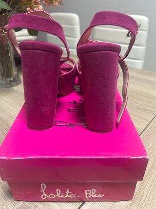 Zapatos de tacón fucsia