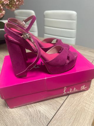 Zapatos de tacón fucsia