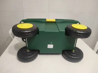 Sgabello da giardino con ruote