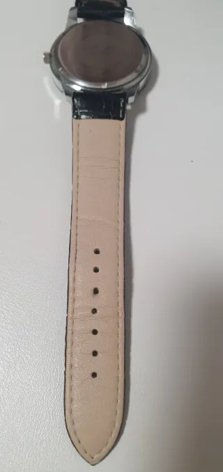 Reloj LCT Negro y Dorado