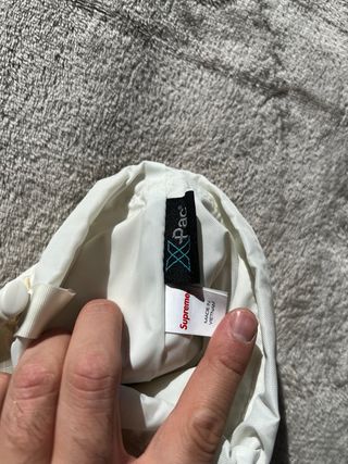 Bolso Supreme FW23 Beige/Blanco