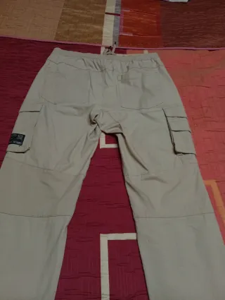 Pantalones cargo Pull and Bear