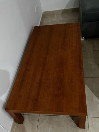 Mobile in legno marrone e viola