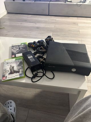 Xbox 360 Negra + Accesorios