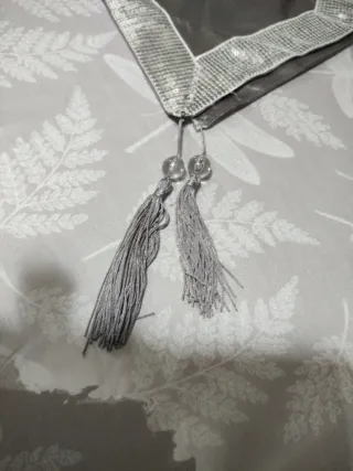 Camino de mesa plata con lentejuelas