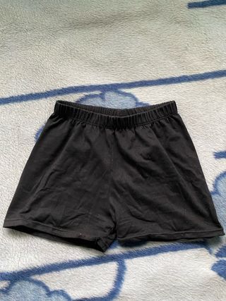 Pantalón corto tipo malla negro