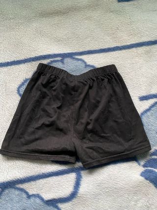 Pantalón corto tipo malla negro