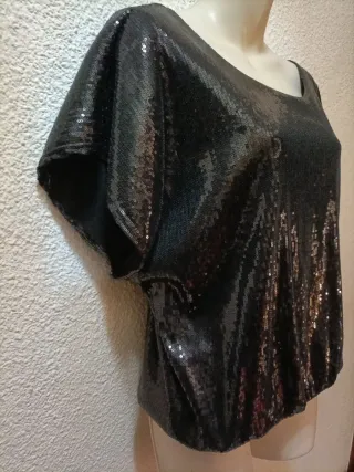 Camiseta lentejuelas negra