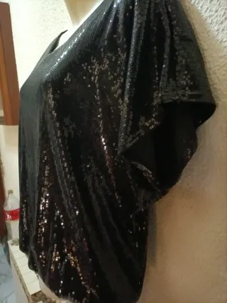 Camiseta lentejuelas negra