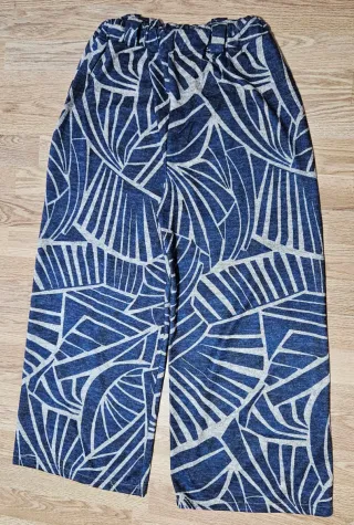 Pantalón ancho estampado azul y gris