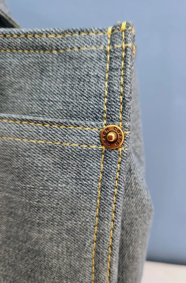 Borsa a mano Coach Cargo Tote Bag in tela denim blu con dettagli in pelle marrone